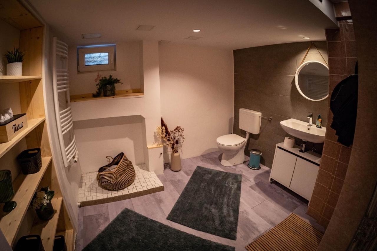 Gemuetliche 2-Zimmer Souterrain Wohnung 뒤셀도르프 외부 사진