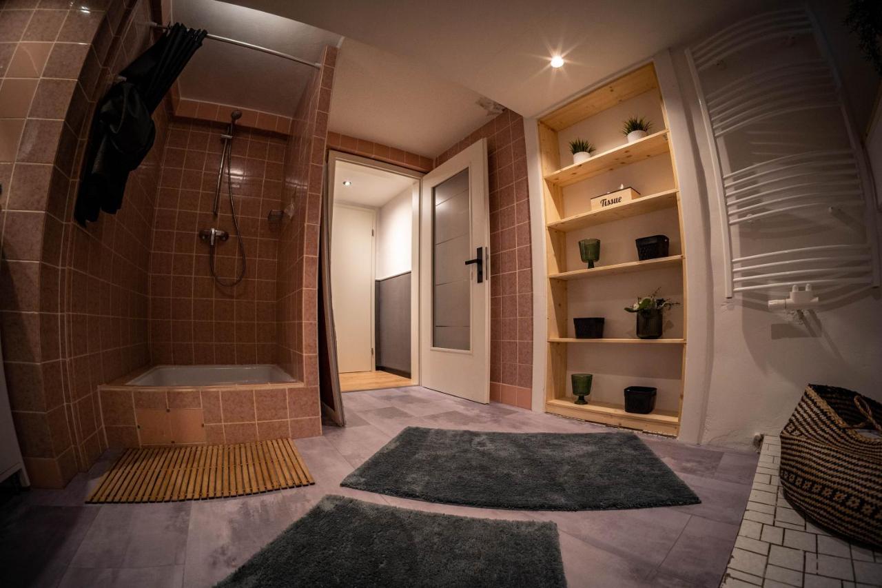 Gemuetliche 2-Zimmer Souterrain Wohnung 뒤셀도르프 외부 사진